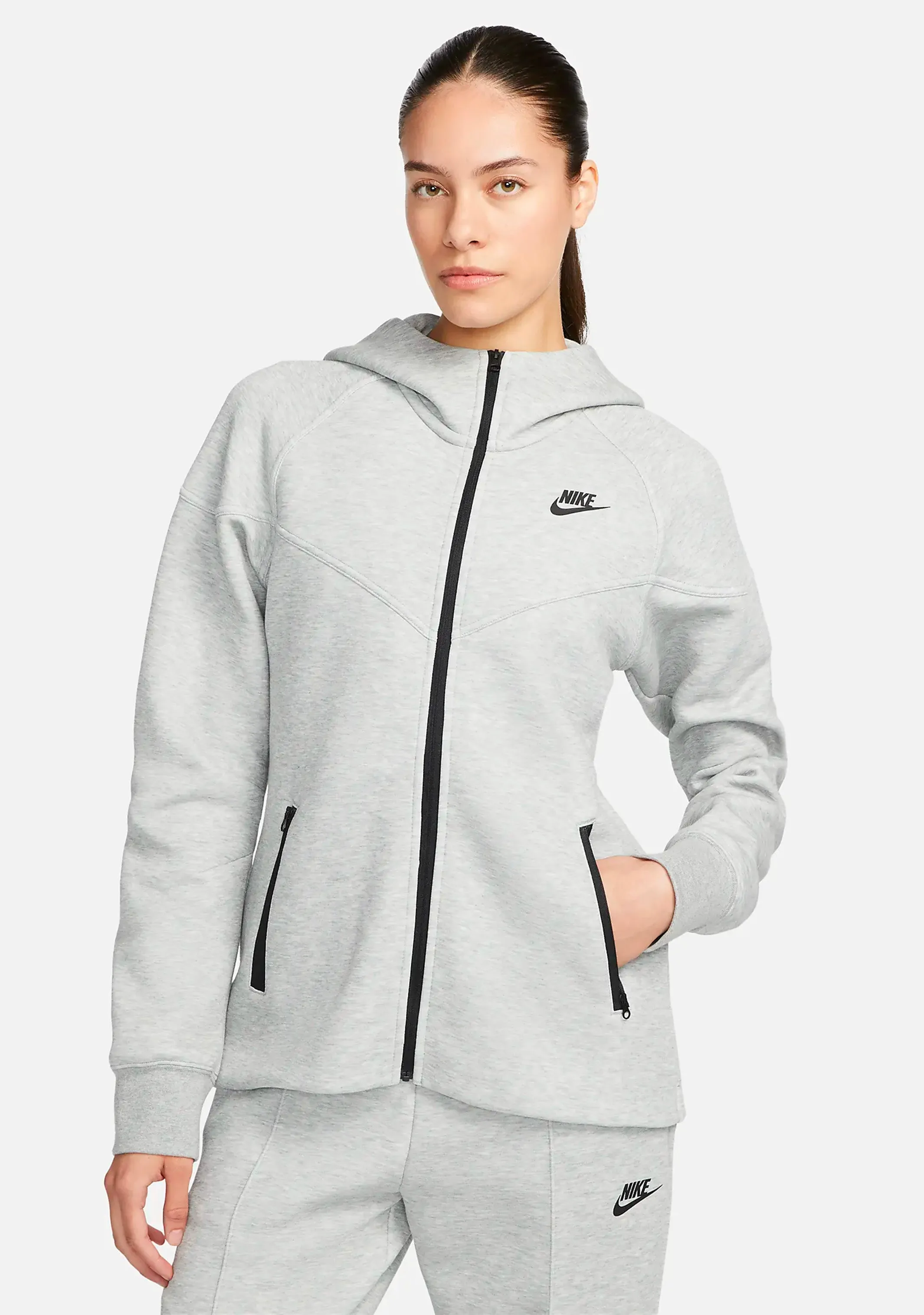 Nike Women’s Sportswear Tech Fleece Windrunner