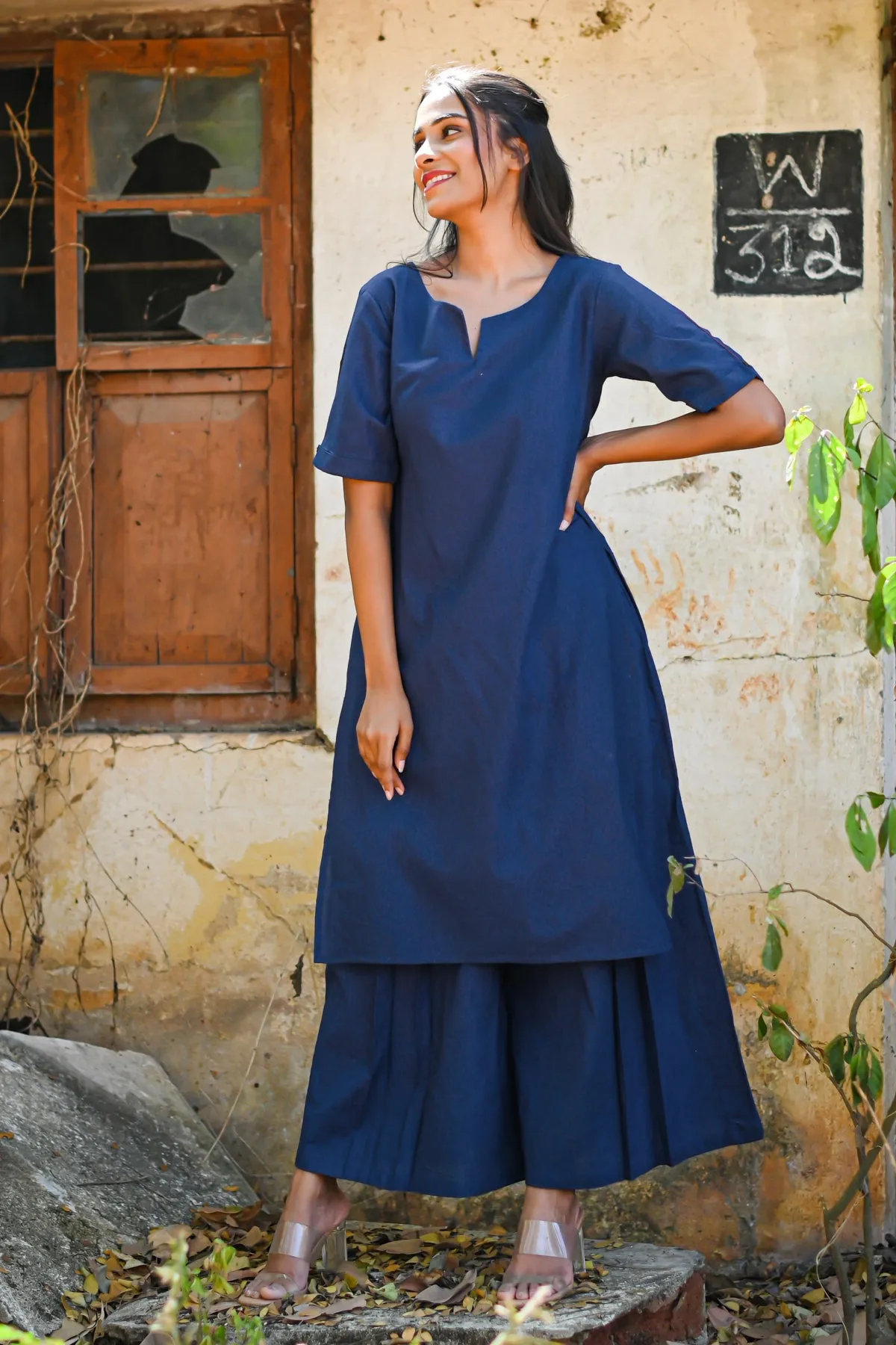 Zarna Cotton Linen Kurta and Culottes Set - Navy